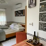 Reka Apartmanhaz
