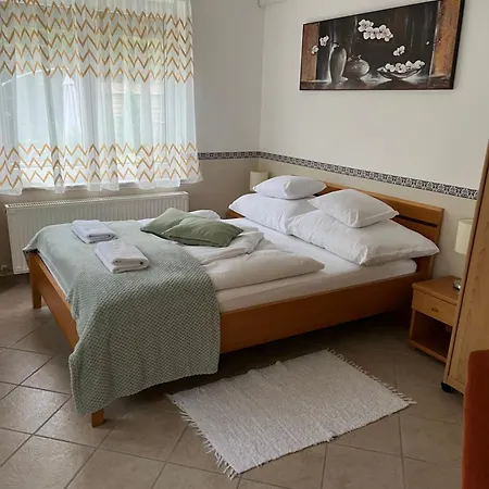 Reka Apartmanhaz Bük