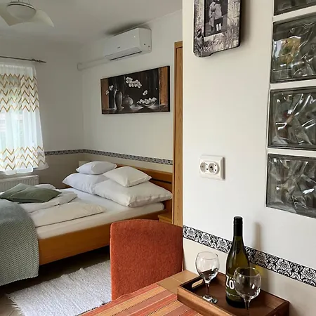 Reka Apartmanhaz
