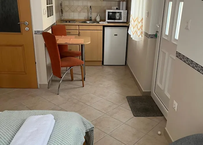 Reka Apartmanhaz