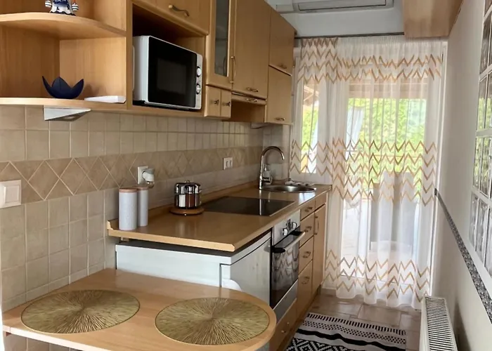 Reka Apartmanhaz Lägenhet
