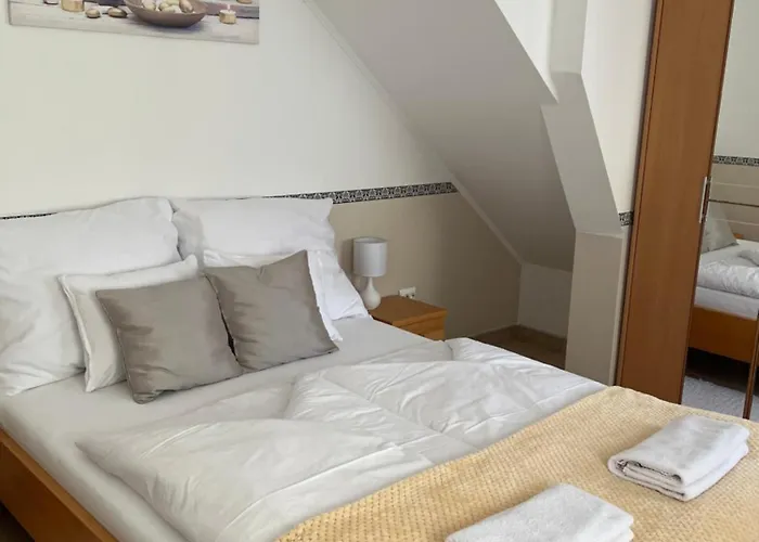 Reka Apartmanhaz Lägenhet